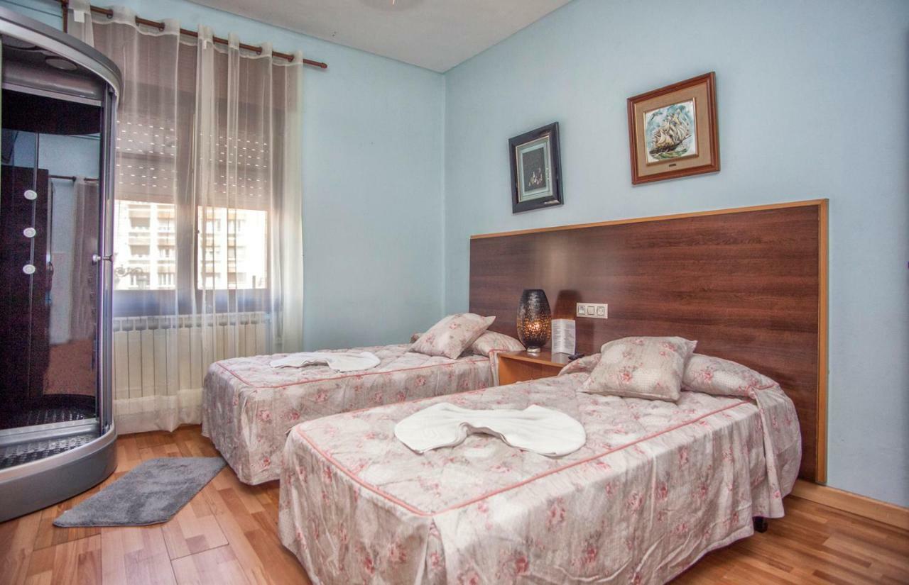 Maison d'hôtes Hostal Goias *